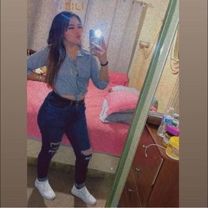 Meet your Posher, Delia